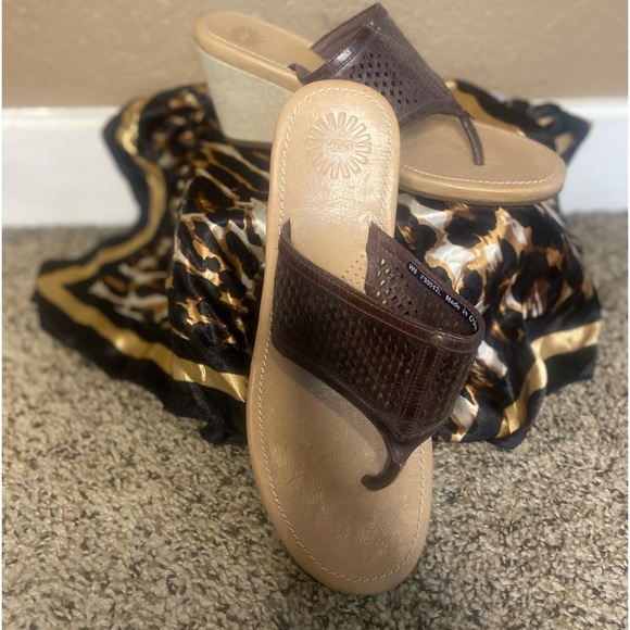 UGG SOLENA - Picture 11 of 16